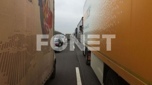 Kamioni čekaju tri sata